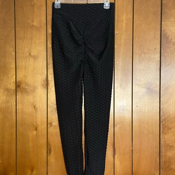 Black Ruched Back Leggings Size Large - Picture 2 of 3